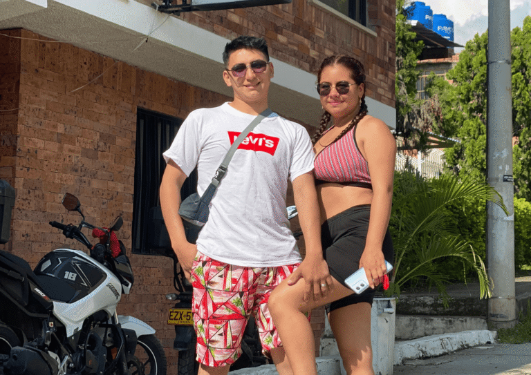 clientes-felices-hotel-en-mesitas-5